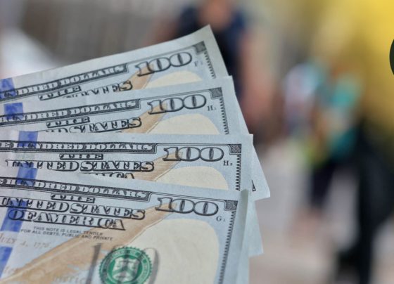 Dólar se deprecia frente al sol.