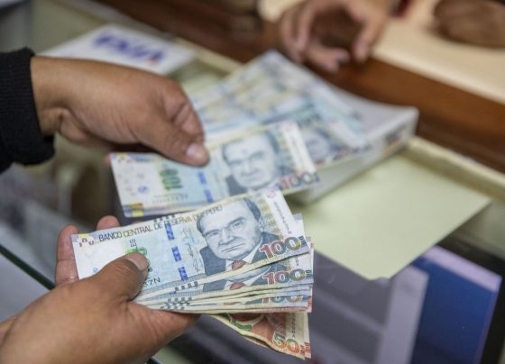 Seis de cada diez peruanos posee una cuenta de ahorros