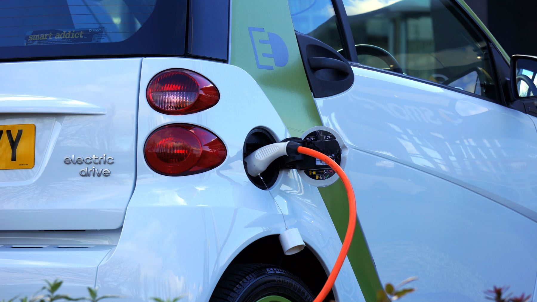 Auto eléctrico en Perú