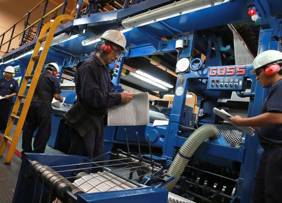 Ministro de Trabajo a favor de aumentar sueldo mínimo