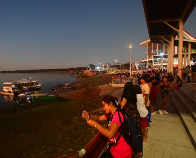 El malecón del Lago Yarinacocha