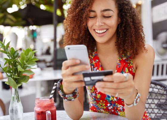 Transacciones en el consumo masivo pasan por canales digitales