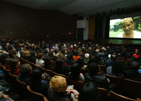 Atención: personas que graban películas dentro de las salas de cine podrían ir a prisión