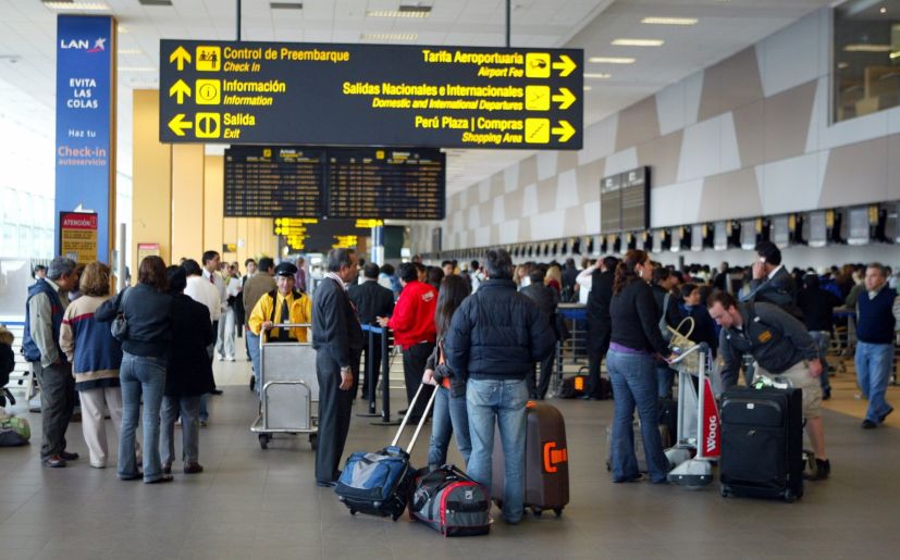 Congreso aprueba que usuarios que no puedan usar sus pasajes aéreos podrán transferirlo