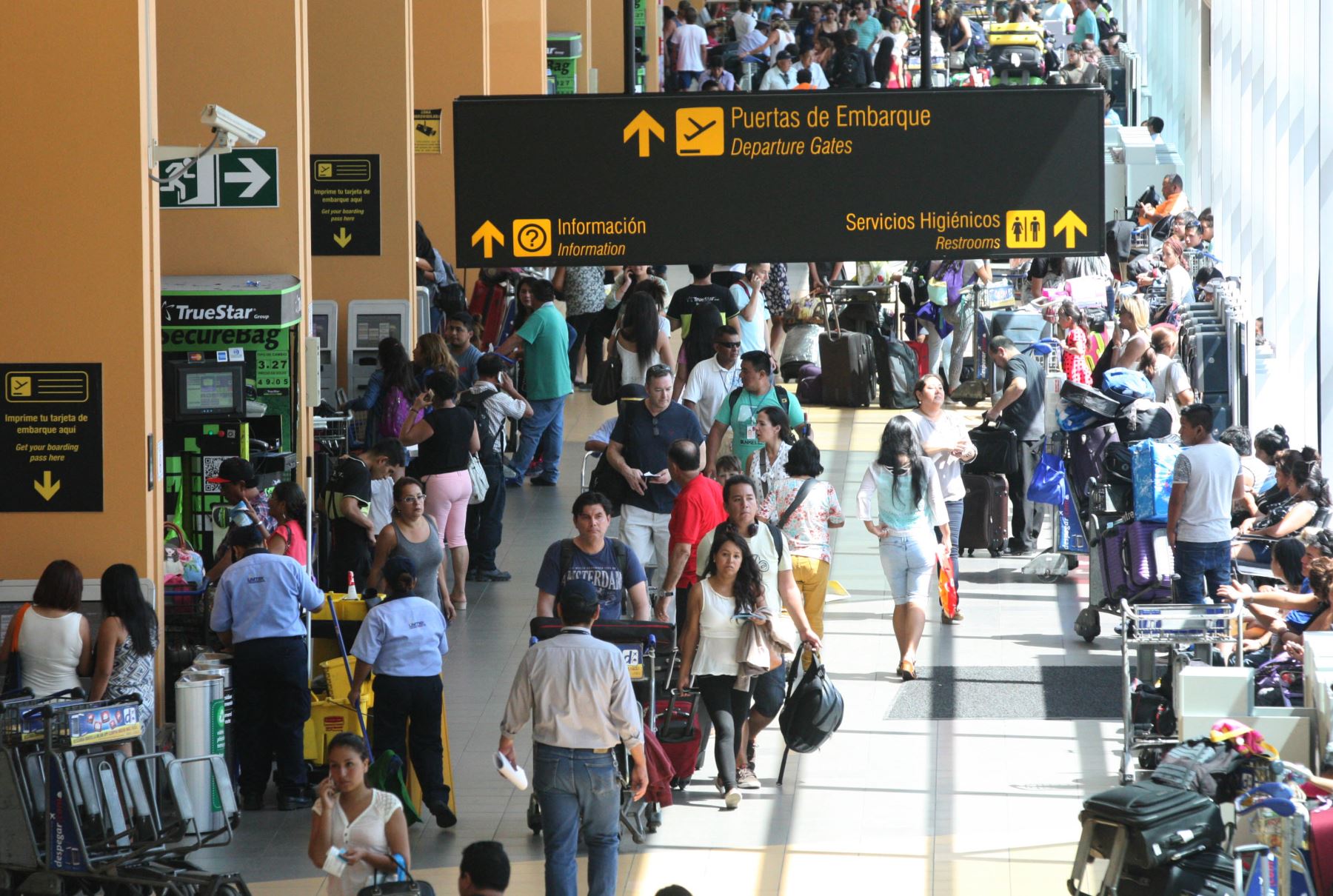 Aeropuerto Jorge Chávez tuvo demoras en sus vuelos
