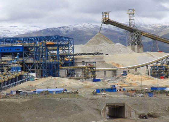 Producción minera de oro, plata, plomo y hierro sigue en ascenso hasta octubre 2024