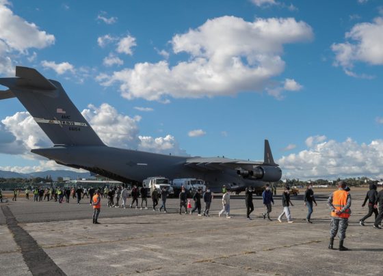 Peruanos deportados de EE.UU. tendrán facilidades para trabajo y emprendimientos