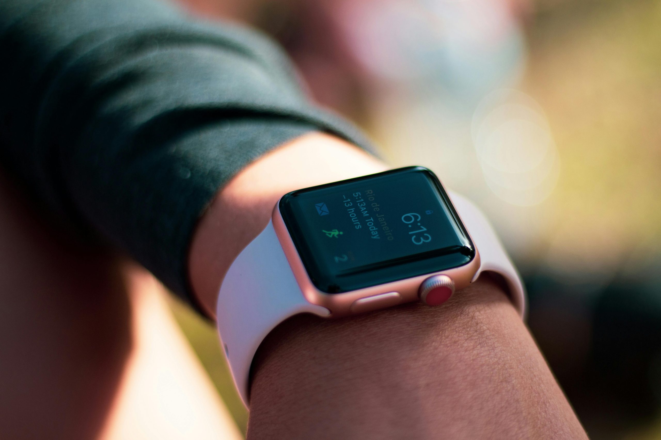 Aumenta demanda de smartwatch frente a relojes tradicionales