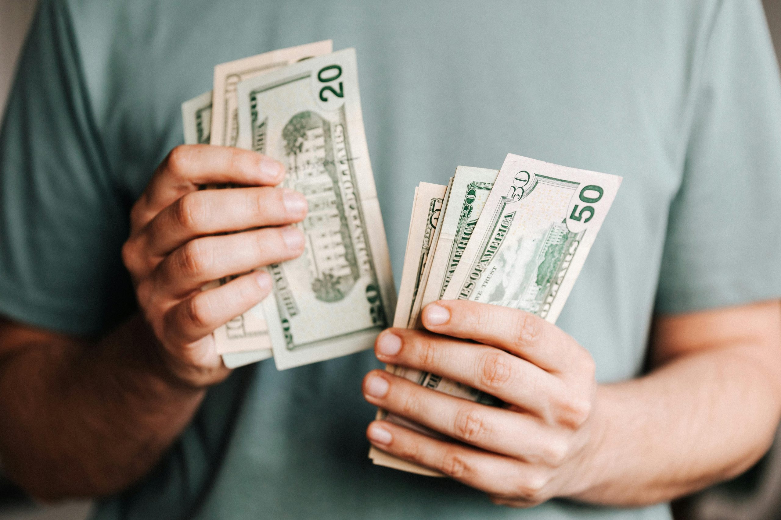¿Cómo los jóvenes invierten su dinero hoy?