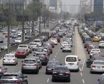 Autos deben cambiar de placa
