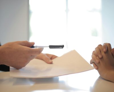 Conoce los seguros que debe otorgar una empresa cuando estás en planilla