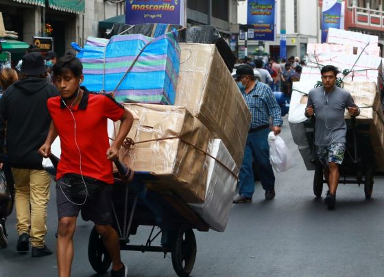 Solo 2 de cada 10 hogares pueden cubrir todo lo que necesitan de la canasta familiar