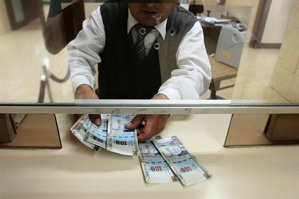 Gratificación por Fiestas Patrias: Consejos para evitar derrochar este dinero