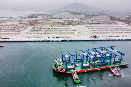 Brasil y China firman buscan una línea férrea que conecte el estado de Bahía con el puerto de Chancay