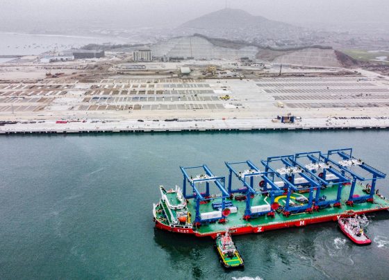 Brasil y China firman buscan una línea férrea que conecte el estado de Bahía con el puerto de Chancay