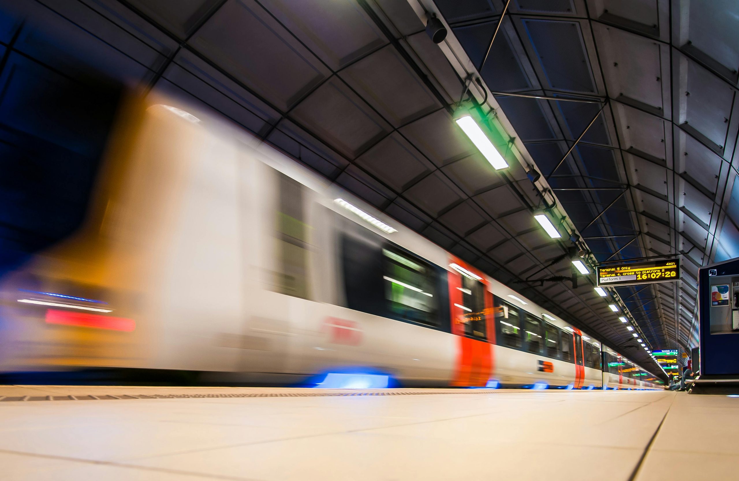 Japón interesado en proyectos ferroviarios en el Perú