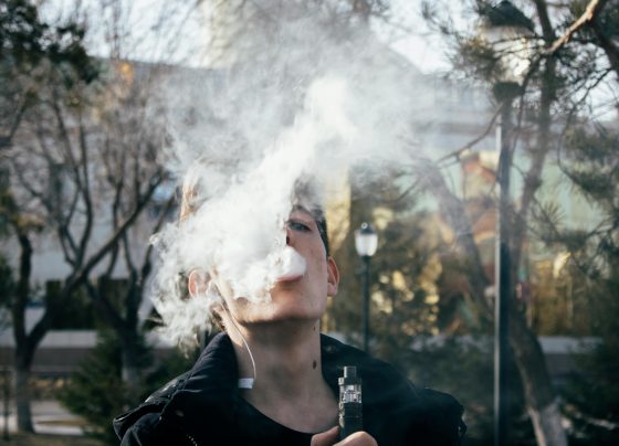 Vapes deberán incluir advertencias e información en español en protección de los consumidores