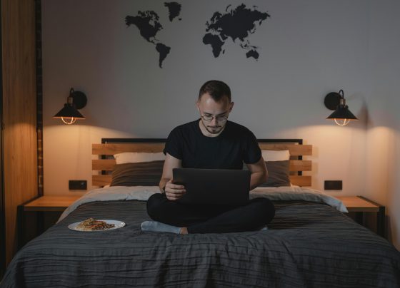 ¿Los trabajadores deben considerar los feriados dentro de sus vacaciones?