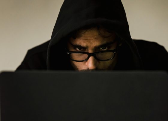 ¿Cómo detectar un deepfake y no caer en estafas digitales?