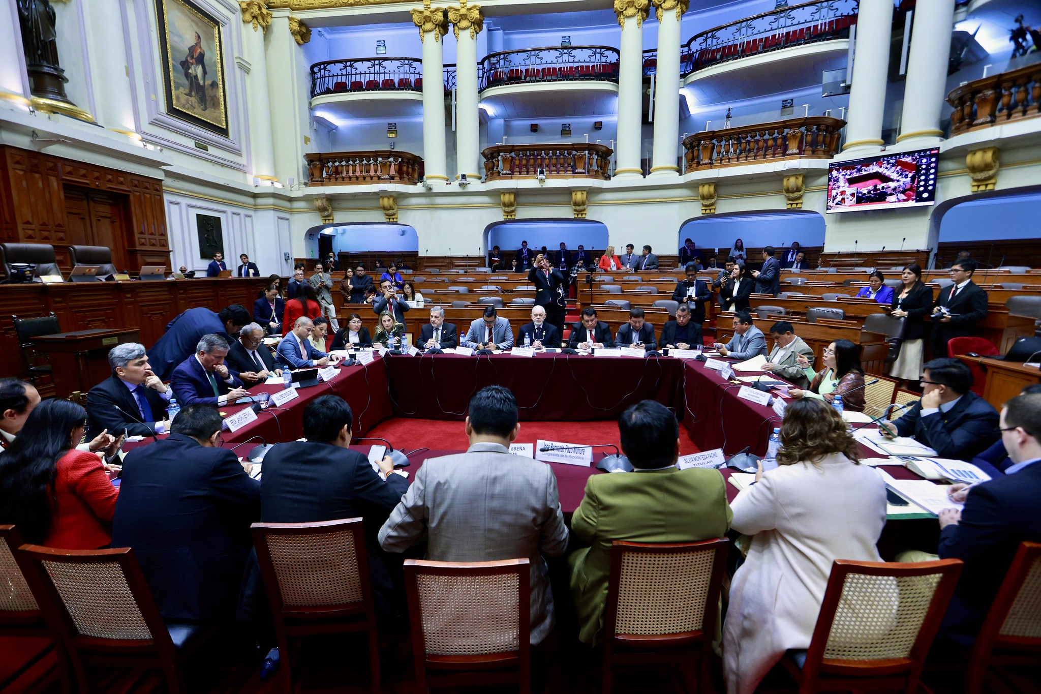 Comisión de Economía aprueba dictamen que autoriza el retiro de hasta 4 UIT de las AFP