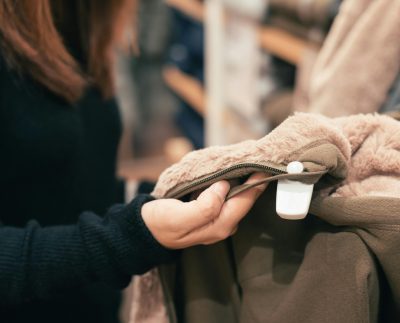 Indecopi ordena a Saga Falabella eliminar cláusula que impedía cambios o devoluciones