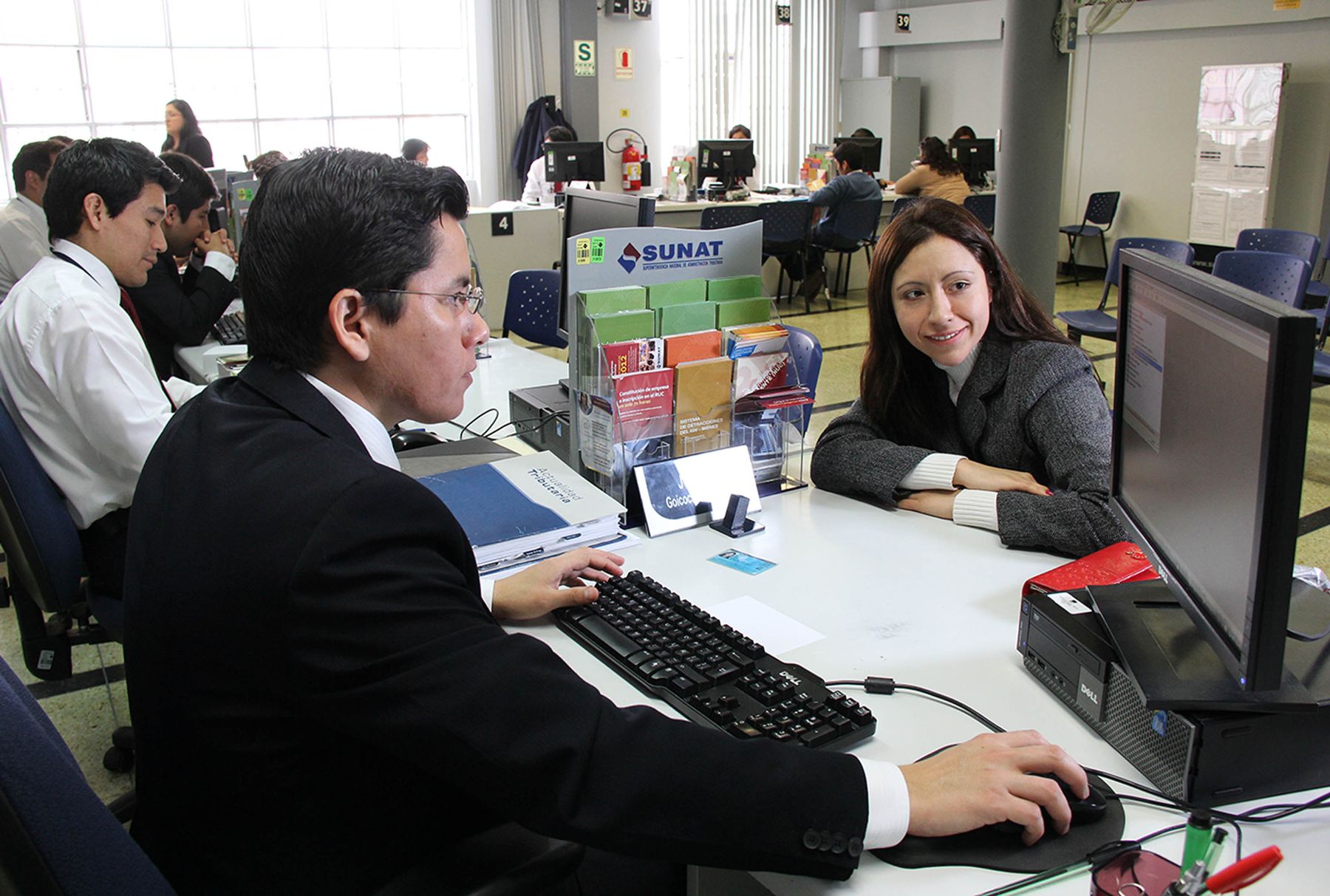 Trabajadores CAS tendrán derecho a la gratificación, CTS y subsidio por sepelio