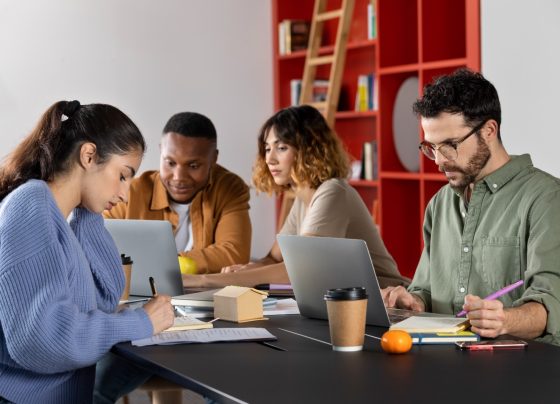 8 de cada 10 peruanos considera fundamental poder trabajar y estudiar al mismo tiempo
