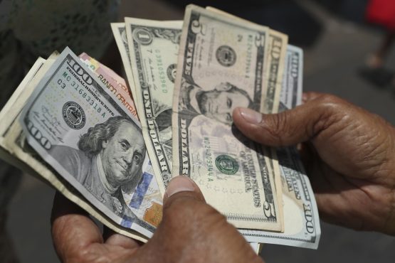 Dólar sigue a la baja y llega a S/ 3.46, su nivel más bajo desde marzo del 2016