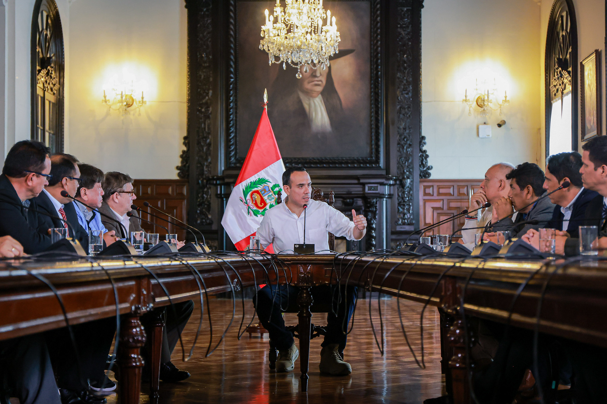 Sol sufrió una ligera baja al cierre de una semana convulsionada