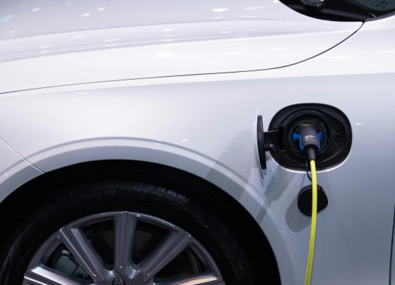 Vehículos eléctricos bajaron de precio hasta 40% en últimos 10 años a nivel mundial