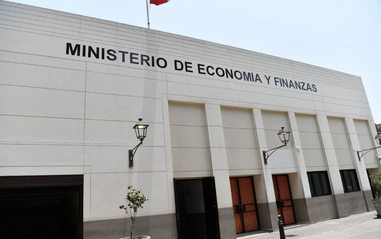 Gobierno aprueba decreto de urgencia que establece medidas extraordinarias de austeridad y eficiencia del gasto público