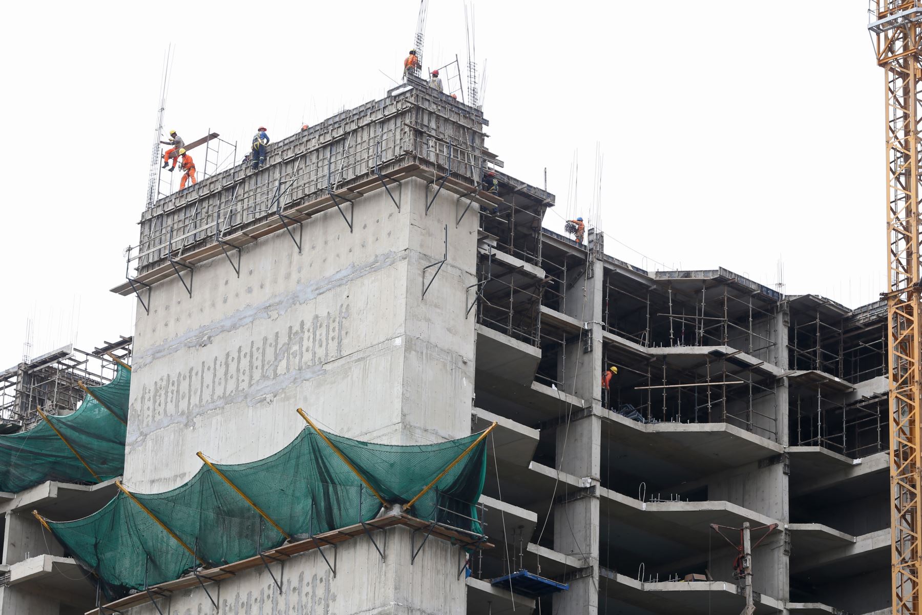 Construcción consolida crecimiento y proyecta cierre positivo en 2025