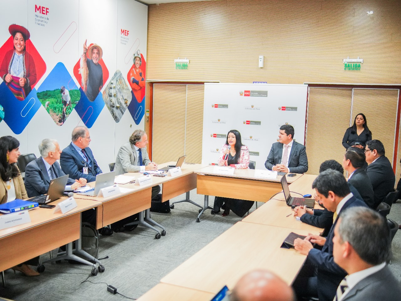 Gobierno impulsa evaluación con el FMI para mejorar la inversión pública