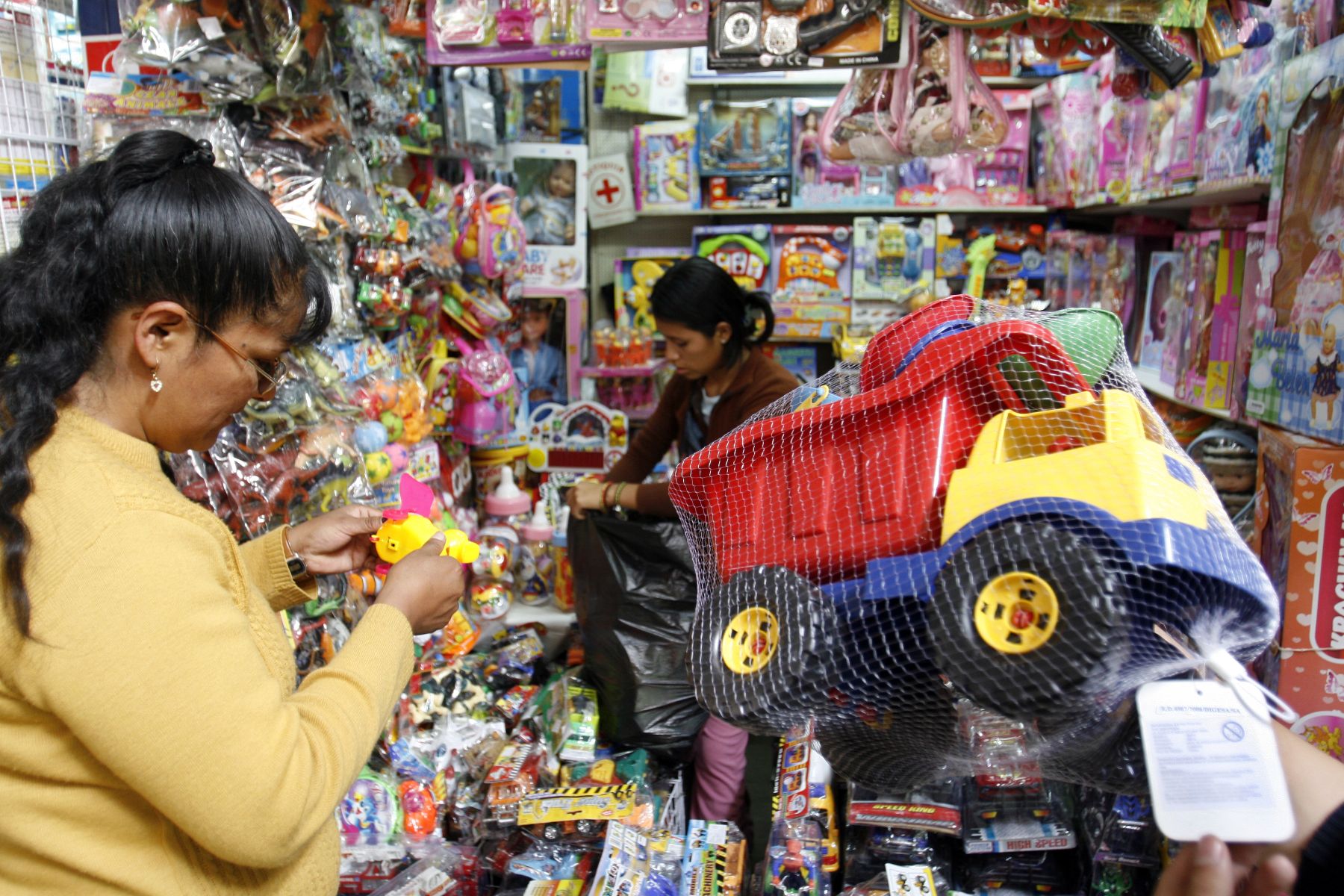 Importaciones de productos navideños y juguetes aumenta más de 30 %