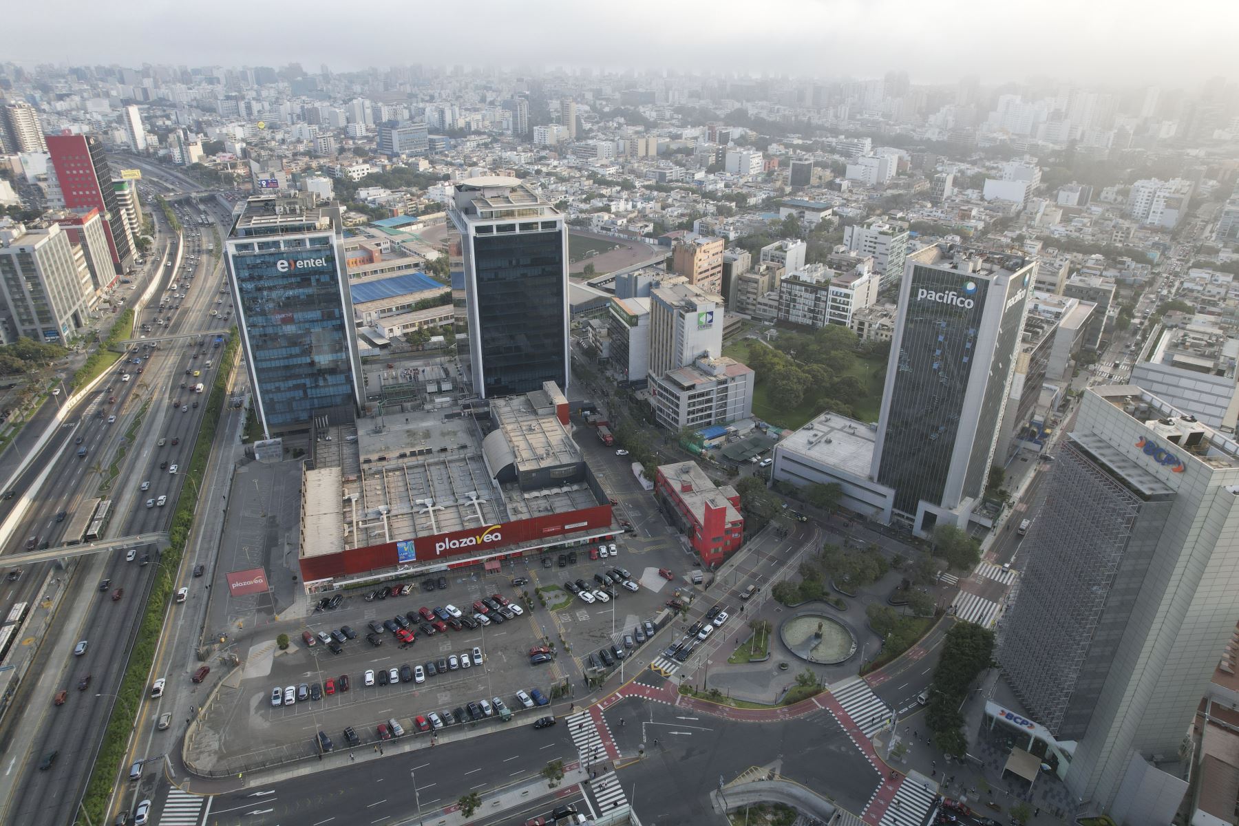 Economía peruana logra tasa de crecimiento de 3,6 % en octubre