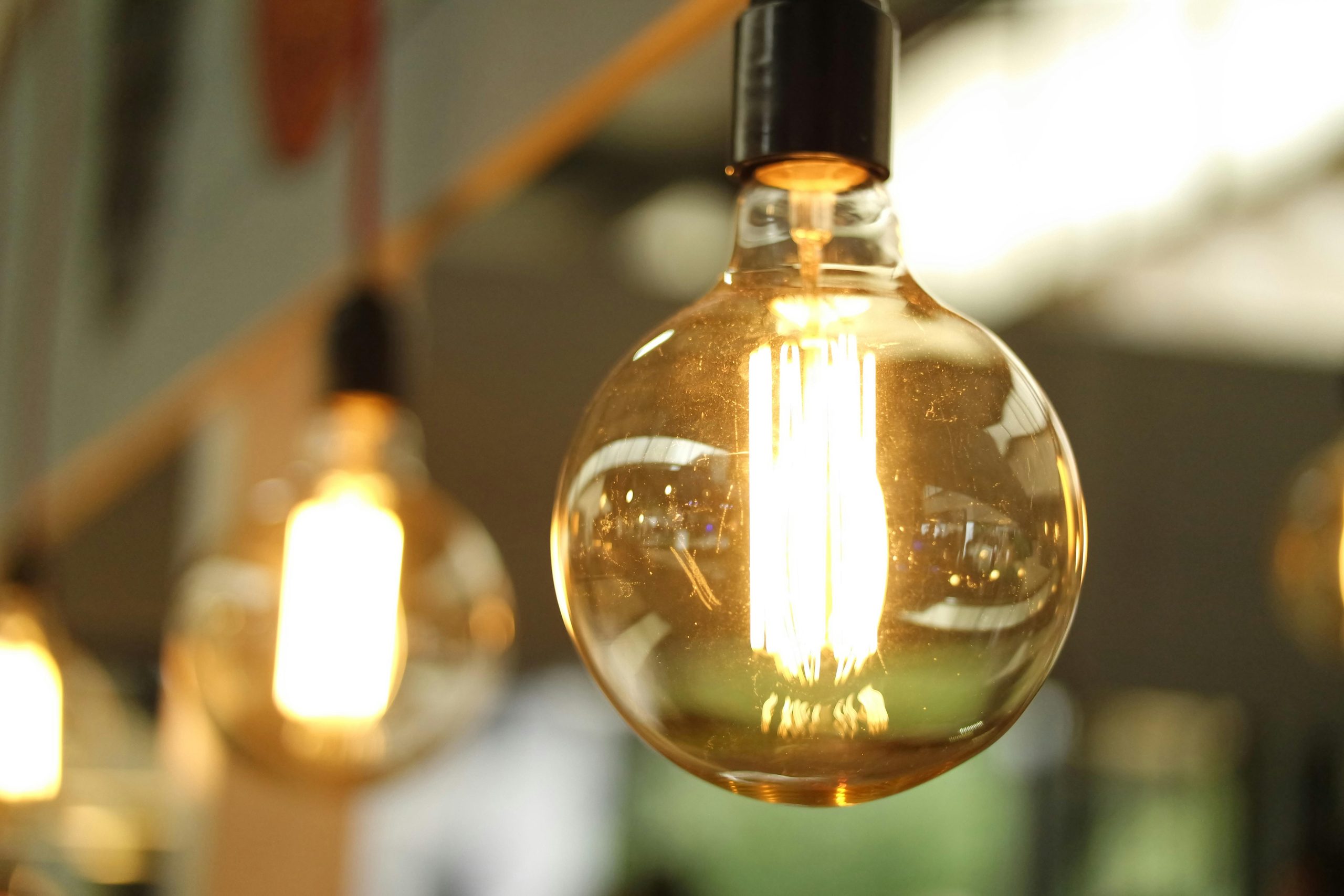 Tarifas eléctricas domiciliarias se redujeron en 8% durante el 2025