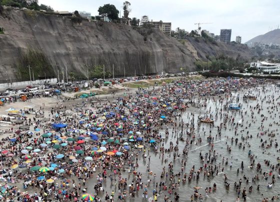Playa Agua Dulce en Chorrillos podría cerrar por gran cantidad de basura