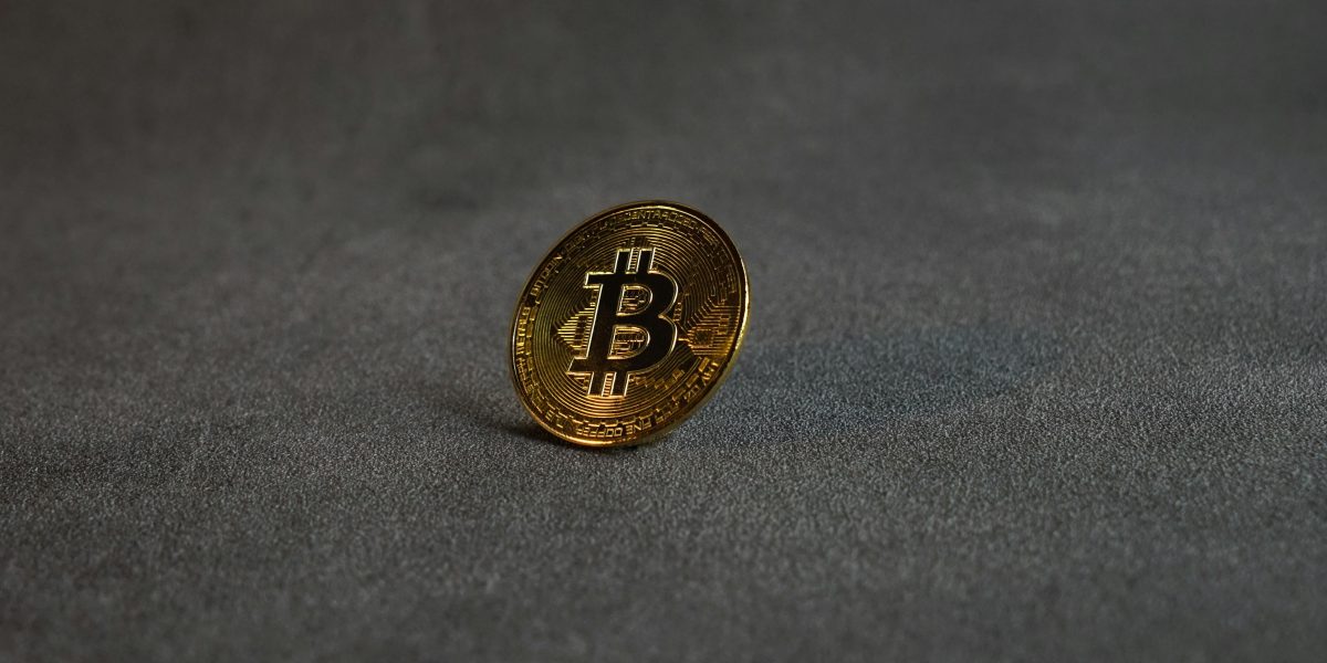 Bitcoin profundiza su caída y aumenta la incertidumbre en los mercados globales