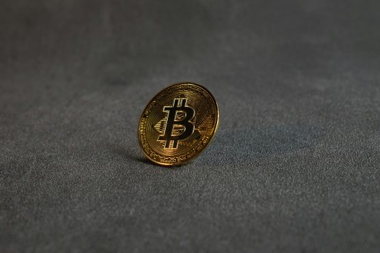 Bitcoin profundiza su caída y aumenta la incertidumbre en los mercados globales