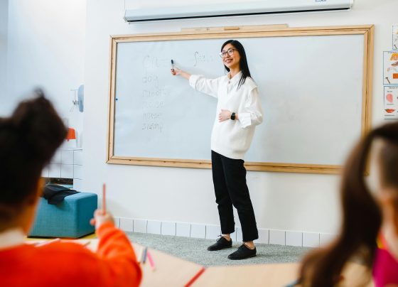 Gastos de la campaña escolar pueden superar los S/1,000 por hijo: estrategias para evitar el sobreendeudamiento