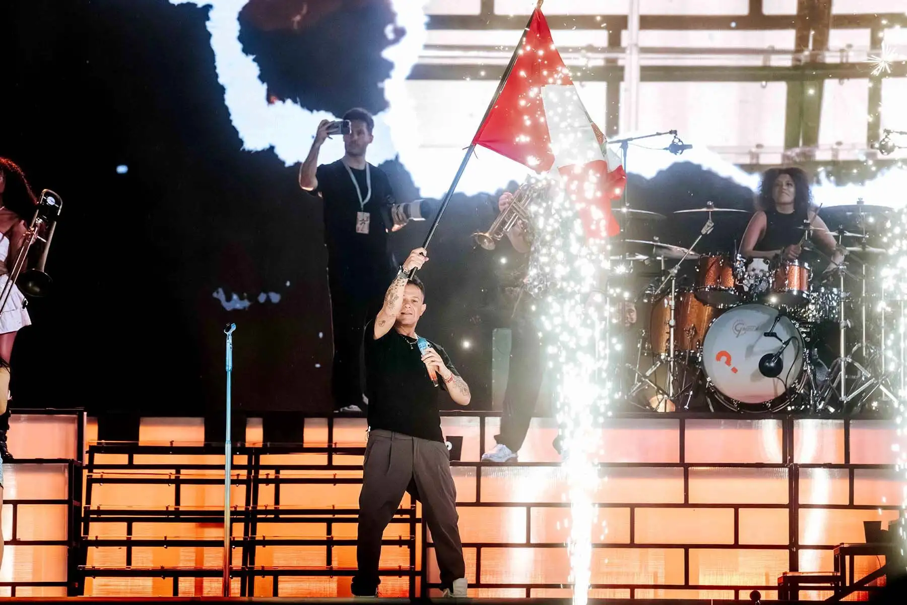 Conciertos de Alejandro Sanz: ventas de bebidas y alimentos superaron el millón de soles