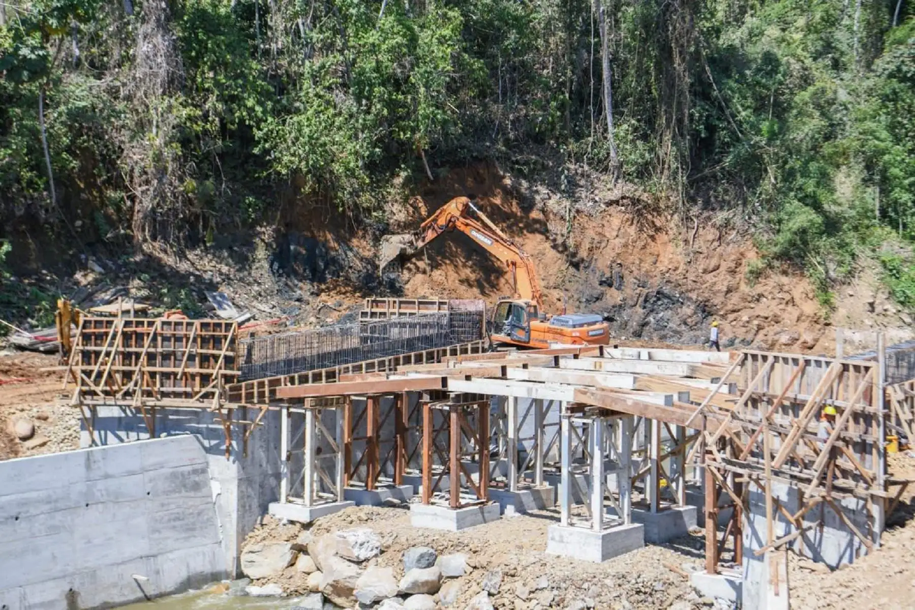 MEF destina S/ 2,207 millones a municipalidades exclusivamente para inversión pública