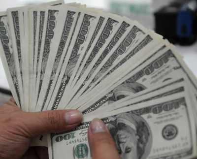 Dólar sube frente al sol por tensiones geopolíticas y mayor demanda de divisas