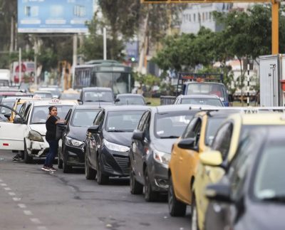 Crisis energética golpea a taxistas