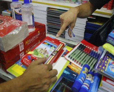 Cinco consejos para optimizar los gastos escolares y evitar el sobreendeudamiento familiar