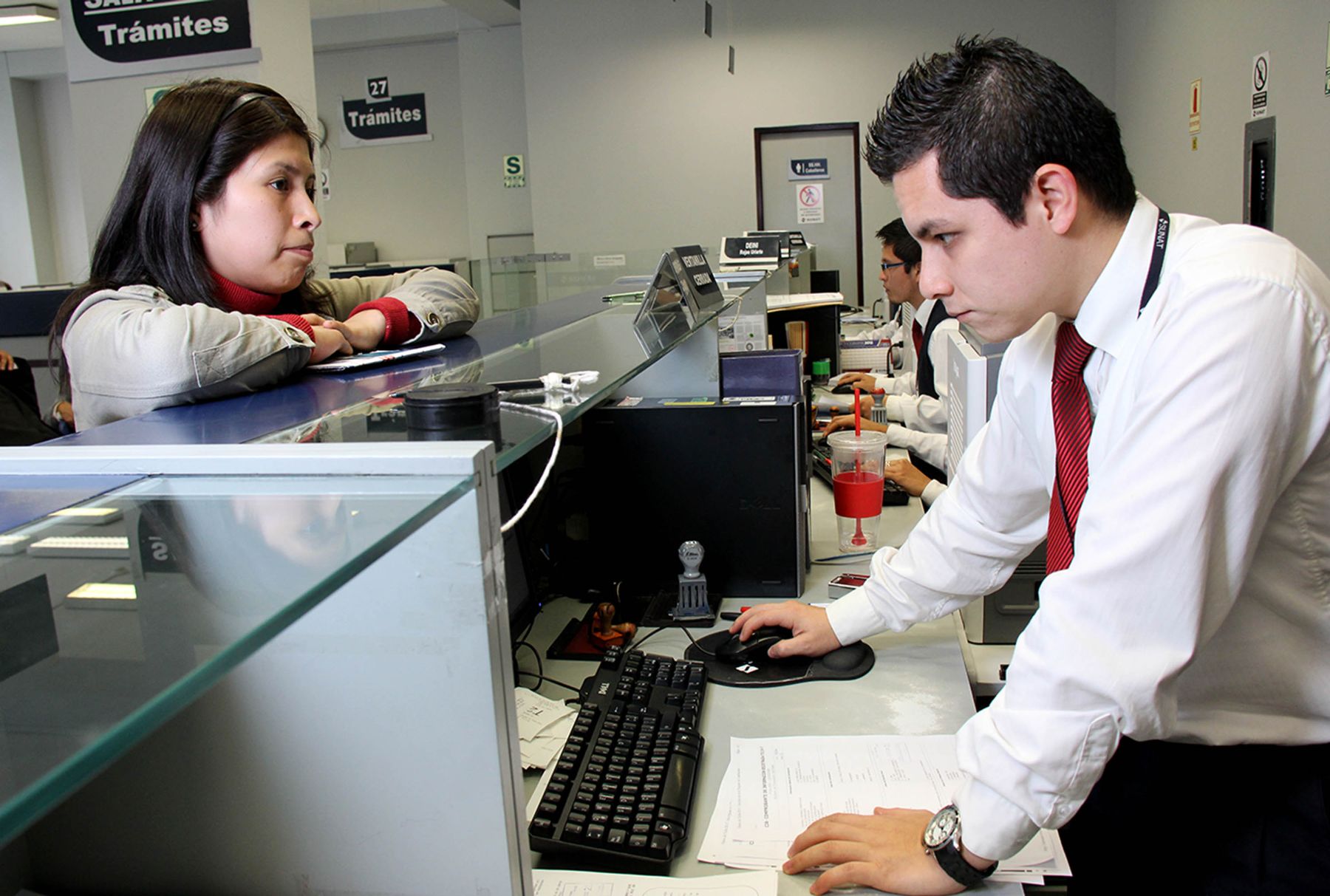 Congreso aprueba dictamen para que trabajadores CAS reciban gratificaciones y CTS