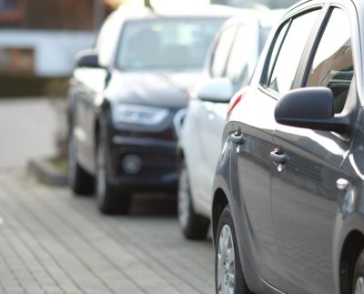 Sancionan a banco por vender vehículo de clienta mientras negociaba refinanciamiento de su crédito