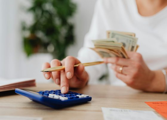 Solo 1 de cada 7 peruanos tiene tarjeta de crédito: la informalidad laboral frena la inclusión financiera