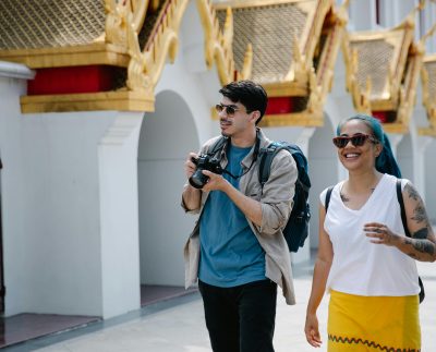 Viajes y bienestar ganan peso entre los jóvenes al elegir tarjetas de crédito