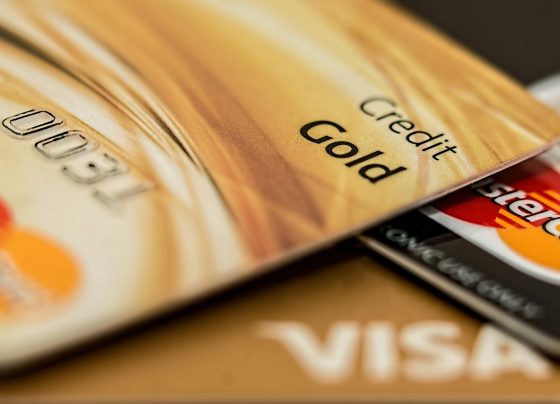 Topes a tasas de interés elevarían la exclusión financiera y empujarían al crédito informal